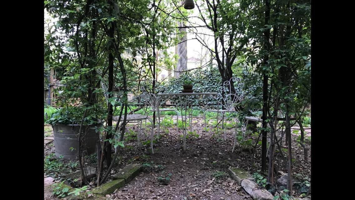 レッジョ・エミリアCasa Luminosa Con Giardino In Centro Storicoアパートメント エクステリア 写真